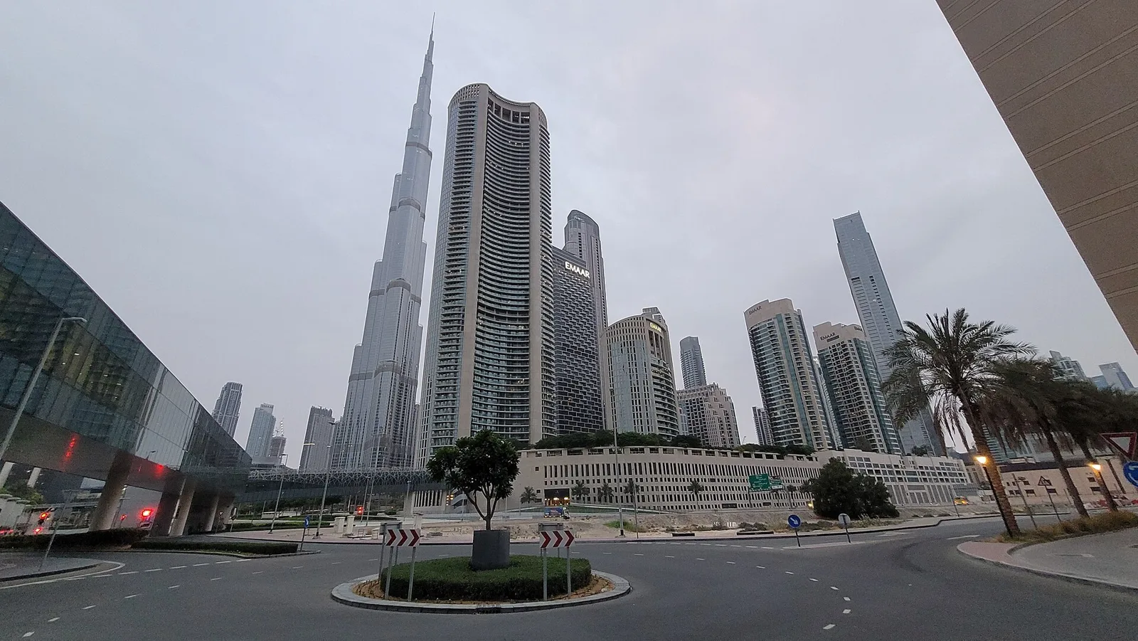 Parking in Downtown Dubai: A Driver's Guide to Dubai Mall, Burj Khalifa and Dubai Opera